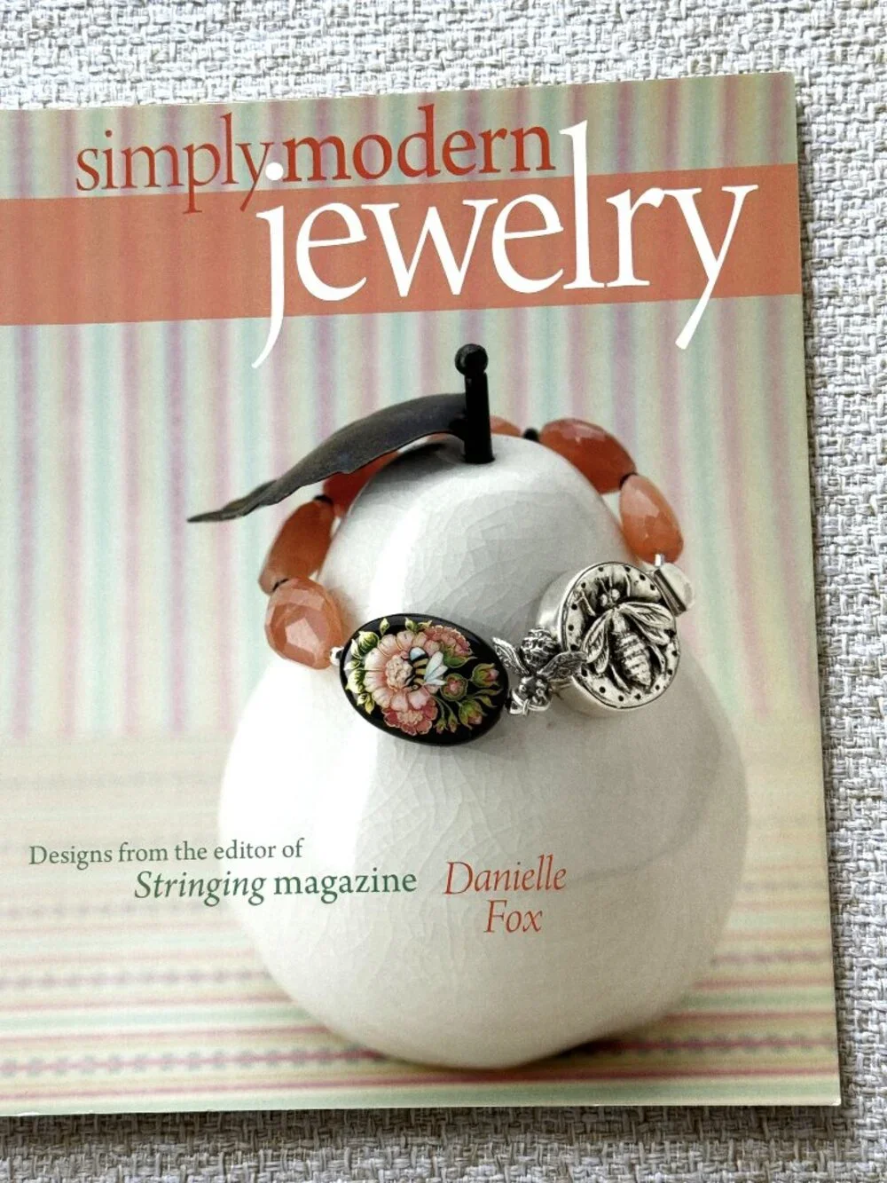 Book Jewelry Simply Modern Danielle Fox Stringing magazine - Picture 1 of 7